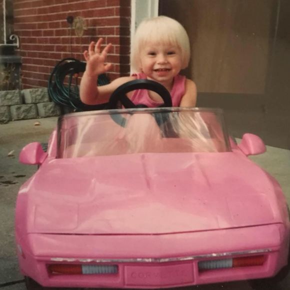 Meet your Posher, Chloe - Picture 2 of 2